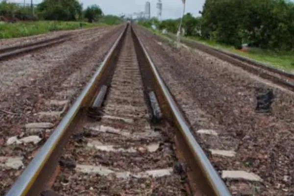 Woman found  with daughters on train tracks and police investigating intensively in kerala