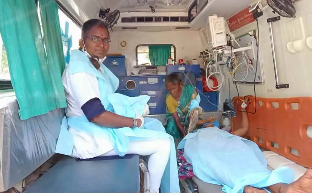 A baby boy born when the woman on the way to a hospital with pain 