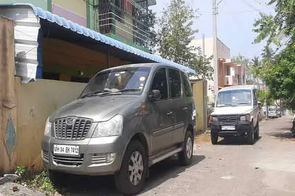 trichy former bank officer issue police captured documents 