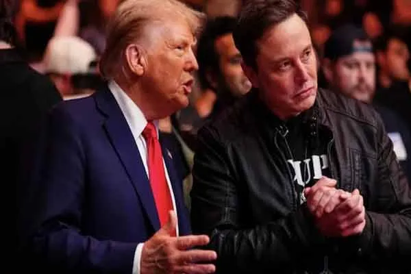 Donald Trump warns 20 years in prison for those who hit Tesla