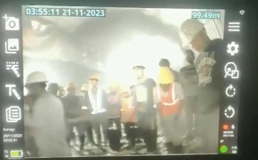 Tunnel incident; Rescue crews rehearse 