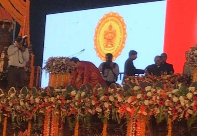 maharashtra cm uddhav thackeray swearing in ceremony at mumbai in sivaji park 