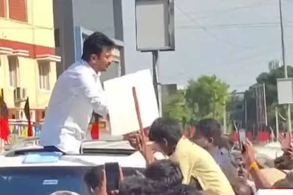 Deputy Chief Minister Udhayanidhi held a road show following Vijay!