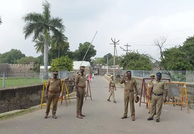 vellore castle lovers not allowed for yesterday police protection high 