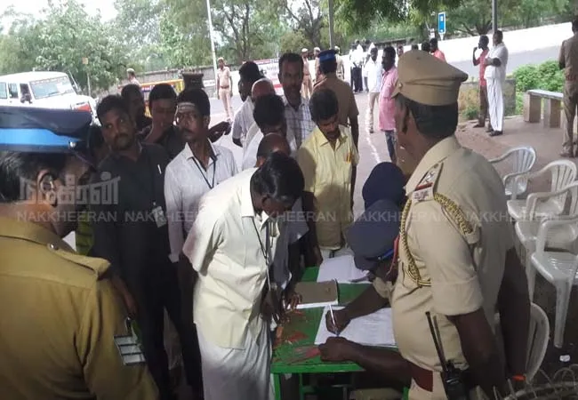 vikravandi assembly admk candidate leading 