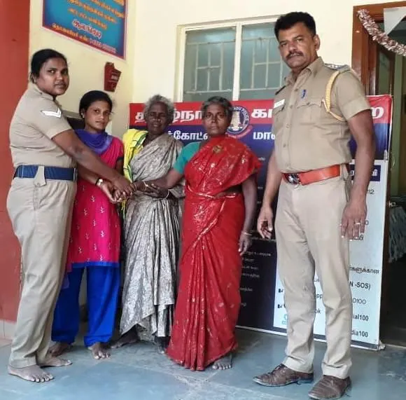 Inspector who rescued a mentally ill woman and handed over to her relatives