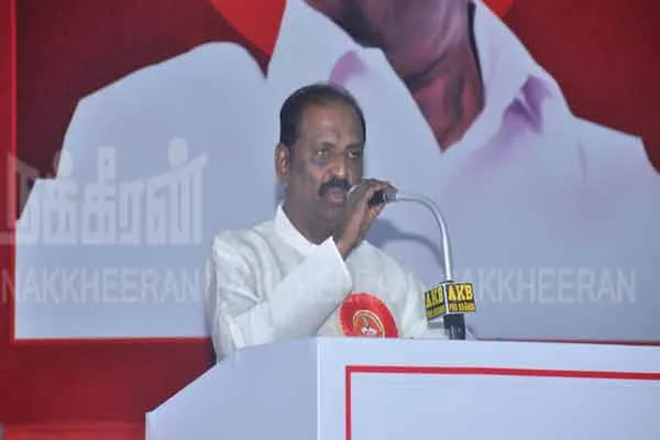 Vairamuthu speech He who forgets his sacrifice and pretends to be an average person 