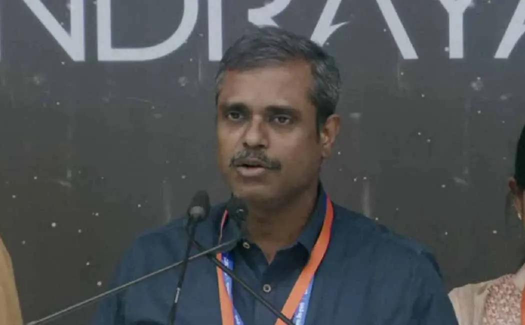 Scientist veeramuthuvel who distributed the incentive