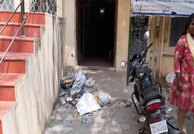 vellore corporation office peoples collect waste disposed at office 