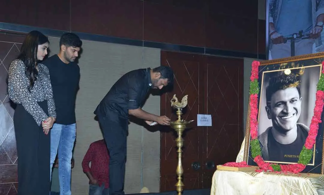 Actor Vishal is take over the education expenses of 1800 students from puneeth rajkumar 