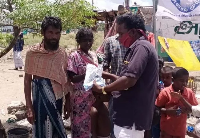 tamilnadu poor peoples helped actor vijay fan 