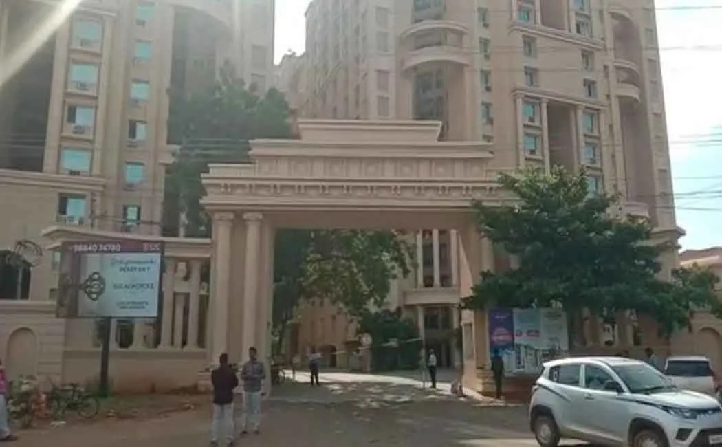 Udayakumar's house raided: Many grams of jewels confiscated