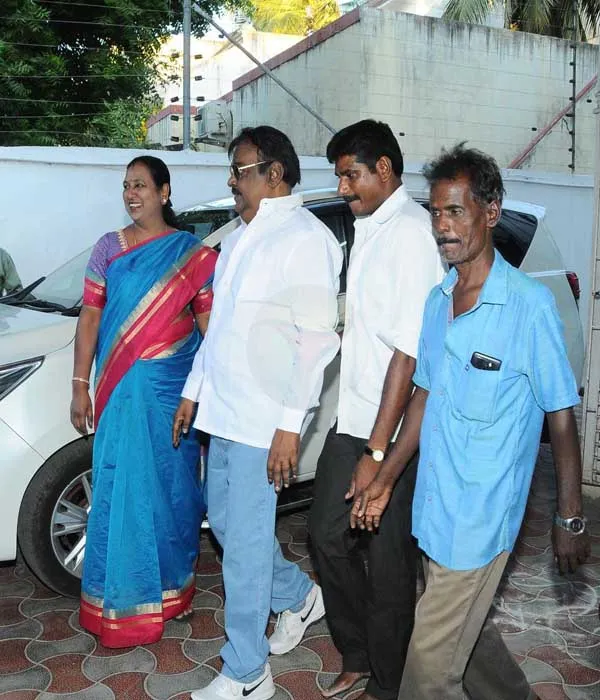 வ்