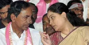 Vijayasanthi condemned Chandrasekara Rao