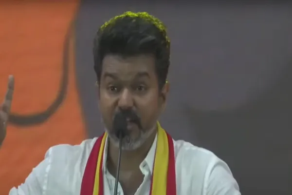 Who was the young king of Pandya dynasty who told by Vijay A short story 