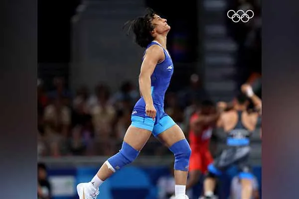 All hopes are broken Vinesh phogat shocking decision