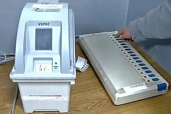 The case of Vivipad; Explanation of Election Commission officials in the Supreme Court