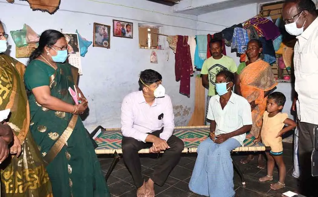 The incident where a shepherd worker fell on his leg near Kayathar; The collector guarantees that the house will be built for the worker