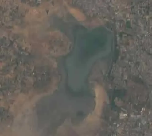 puzhal Lake at the peak of the drought... Shocking Satellite Photos !!