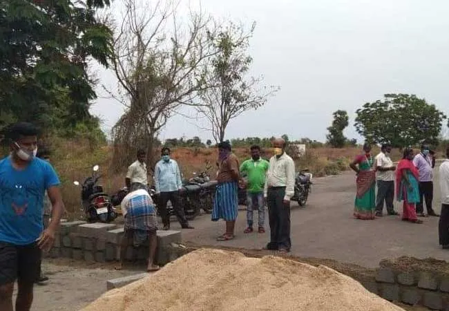 tamilnadu and andhra border wall peoples 
