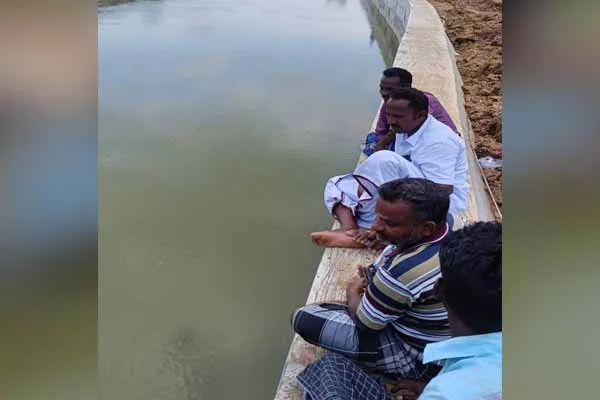 Delayed opening of water; Farmers suffering