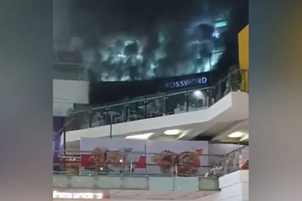 Fire accident in shopping mall at west bengal