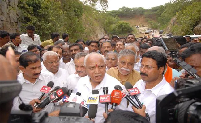 karnataka political crisis admk write letter for governor, bjp support