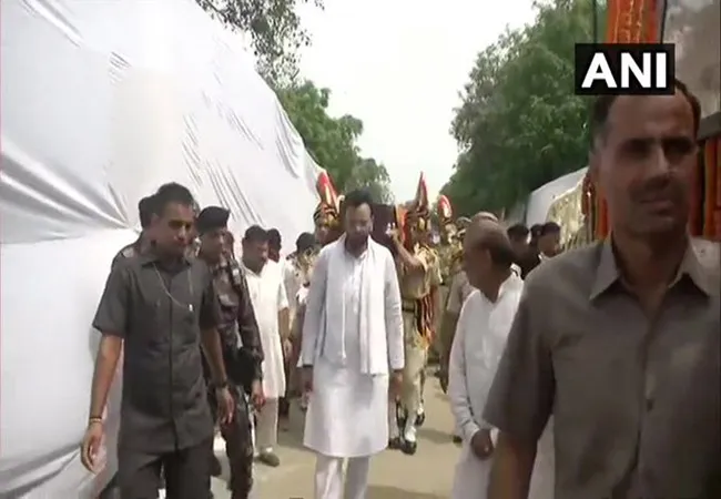 FORMER UNION PRESIDENT ARUN JAITELY PASSES AWAY VICE PRESIDENT CRIYING 