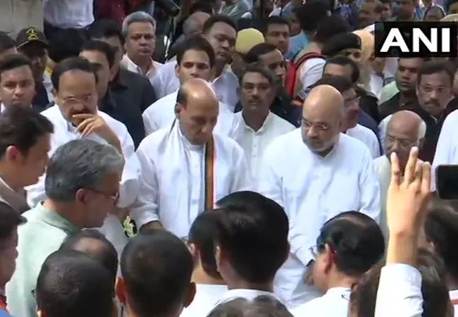 FORMER UNION PRESIDENT ARUN JAITELY PASSES AWAY VICE PRESIDENT CRIYING 