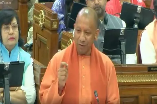  Yogi Adityanath explains The boatman who earned Rs. 30 crores at the Kumbh Mela