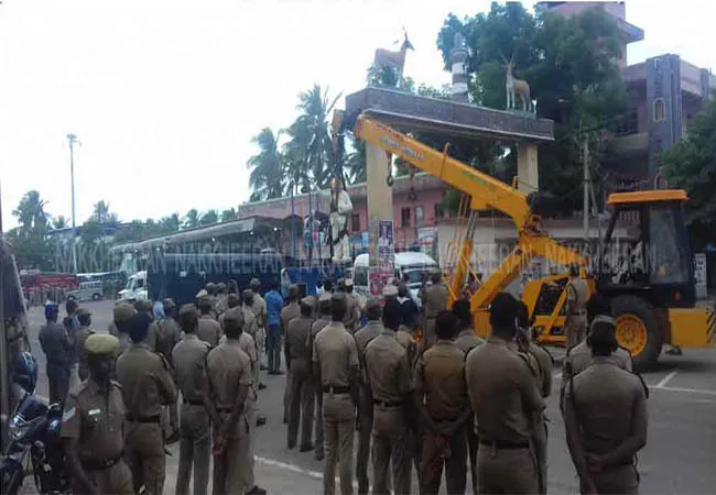 nagai vedharanyam ambedkar statue issue normal condition police 