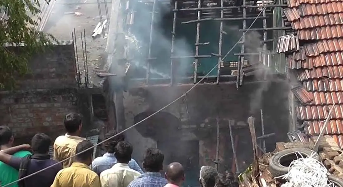 House damage in cylinder explosion 6 lives in a dangerous condition