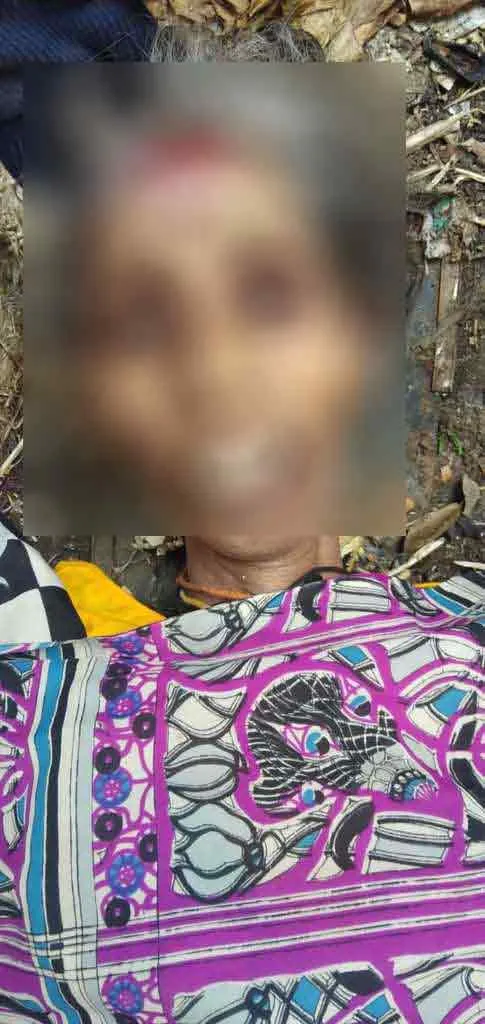 Mother's corpse in the trash as there is no money to funeral