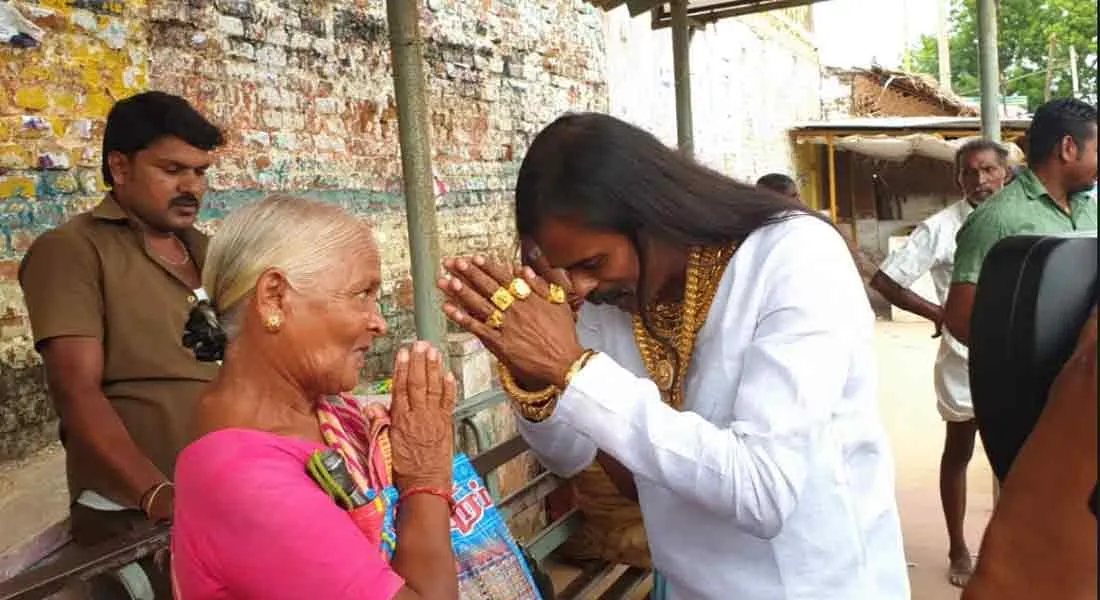 Candidate who started the campaign in Nanguneri like as a moving jewelery
