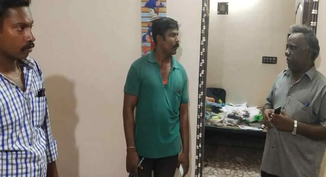 Theft at the university professor's house! 
