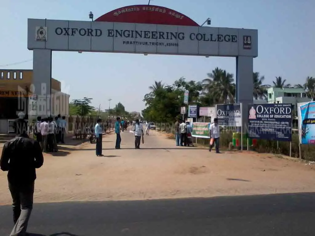thiruchy Oxford College students Clash 