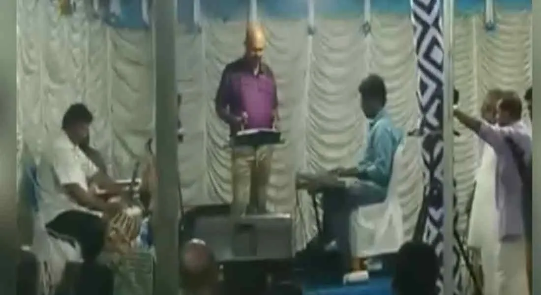  father death at the daughter's wedding stage concert!