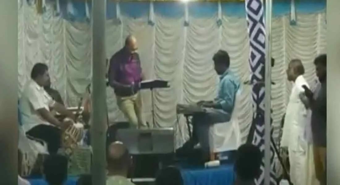  father death at the daughter's wedding stage concert!