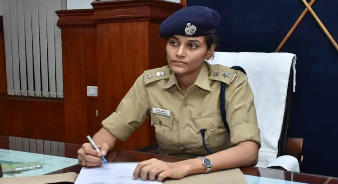  CRPF solider from Kashmir to send watsapp video help to save the family 