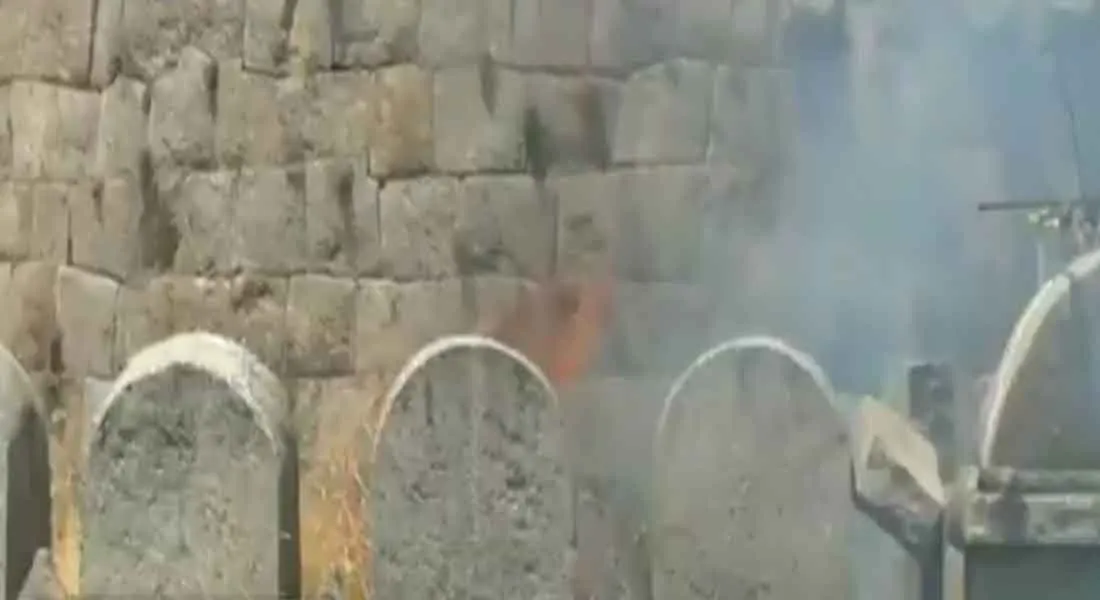  One side fire ...  one side of lovers... Vellore fortress's pligh
