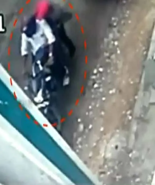  Turning the CCTV back and breaking the car's glasses and theft money in chennai 