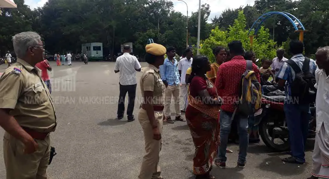  Two women try to set fire to the collector's office complex - nervous policemen