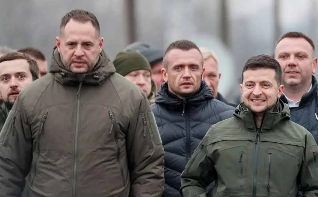 ukrainian president's aide writes about russia ukraine crisis
