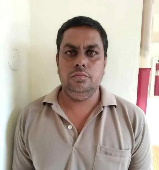 Fake voter, Aadhaar and ration cards as bundles of bundles; One arrested!