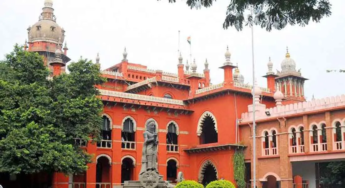 MGR, Jayalalithaa trying to erect statues! HC orders stay on 