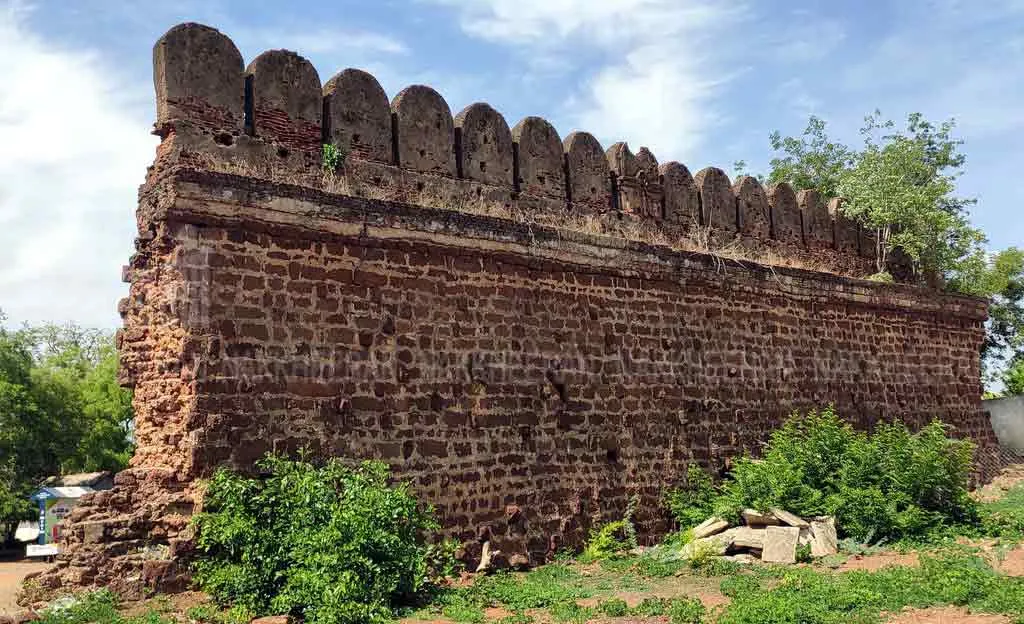  Excavated artillery shells dug in Pudukkottai