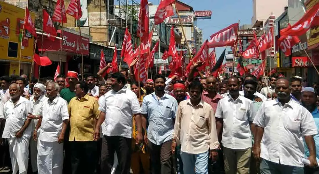  Opposition to Sunday Marketplace announcement Merchants go in procession!
