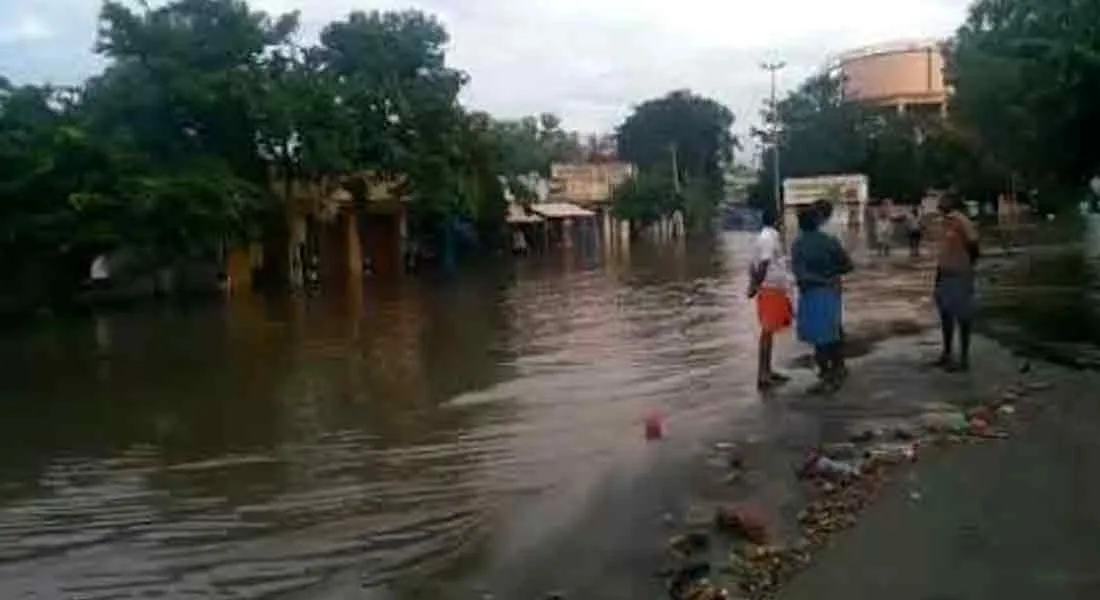  Heavy floods in Bhavani river, flooding in houses!