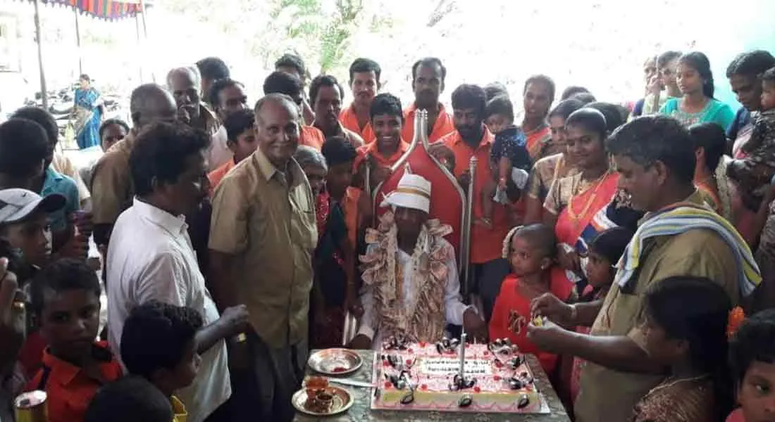 100 years old farmer celebrate birthday with family 