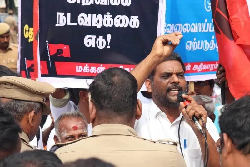  New Year's midnight struggle ...makkal athikaram trustee  arrested
